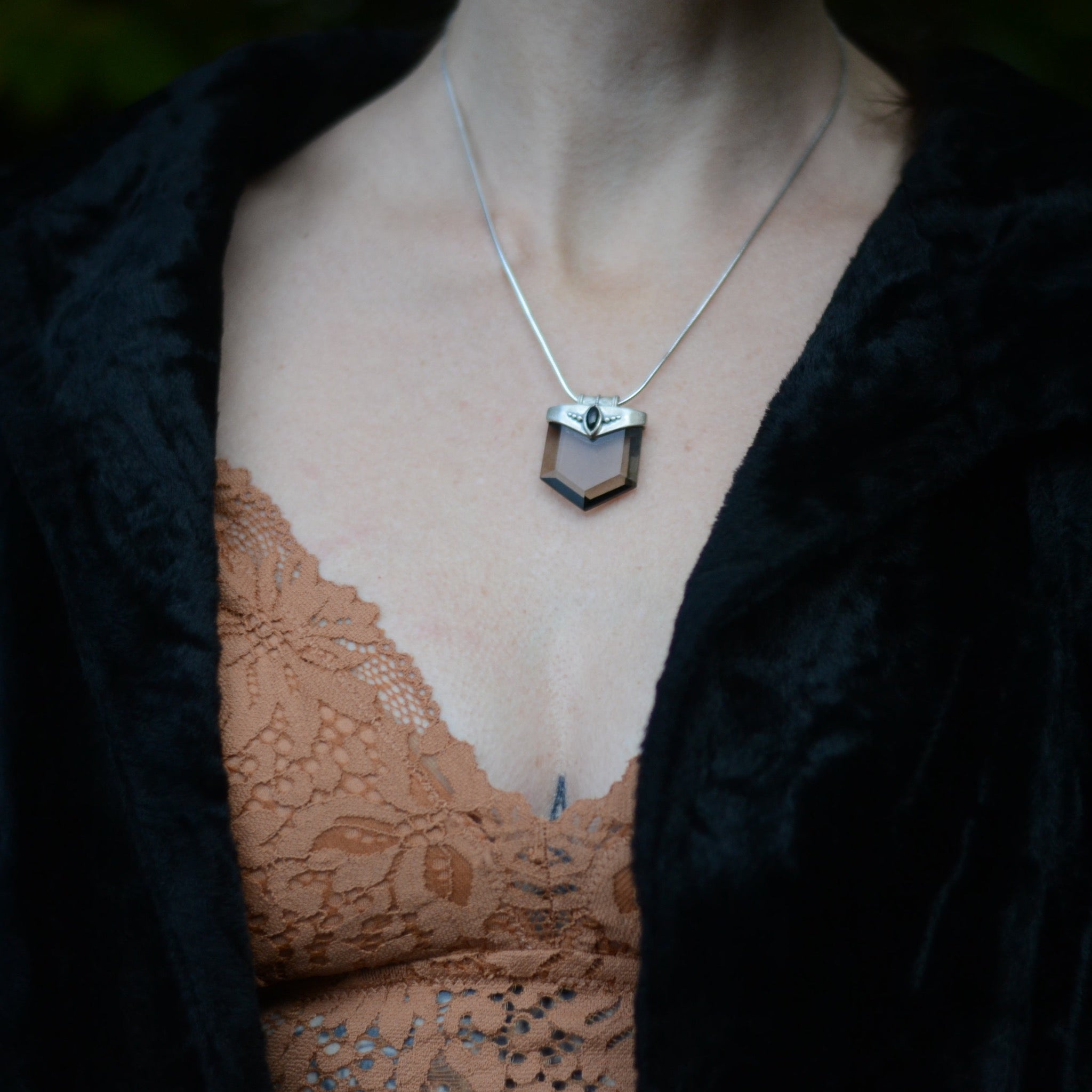 Versona | grey stone pendant necklace