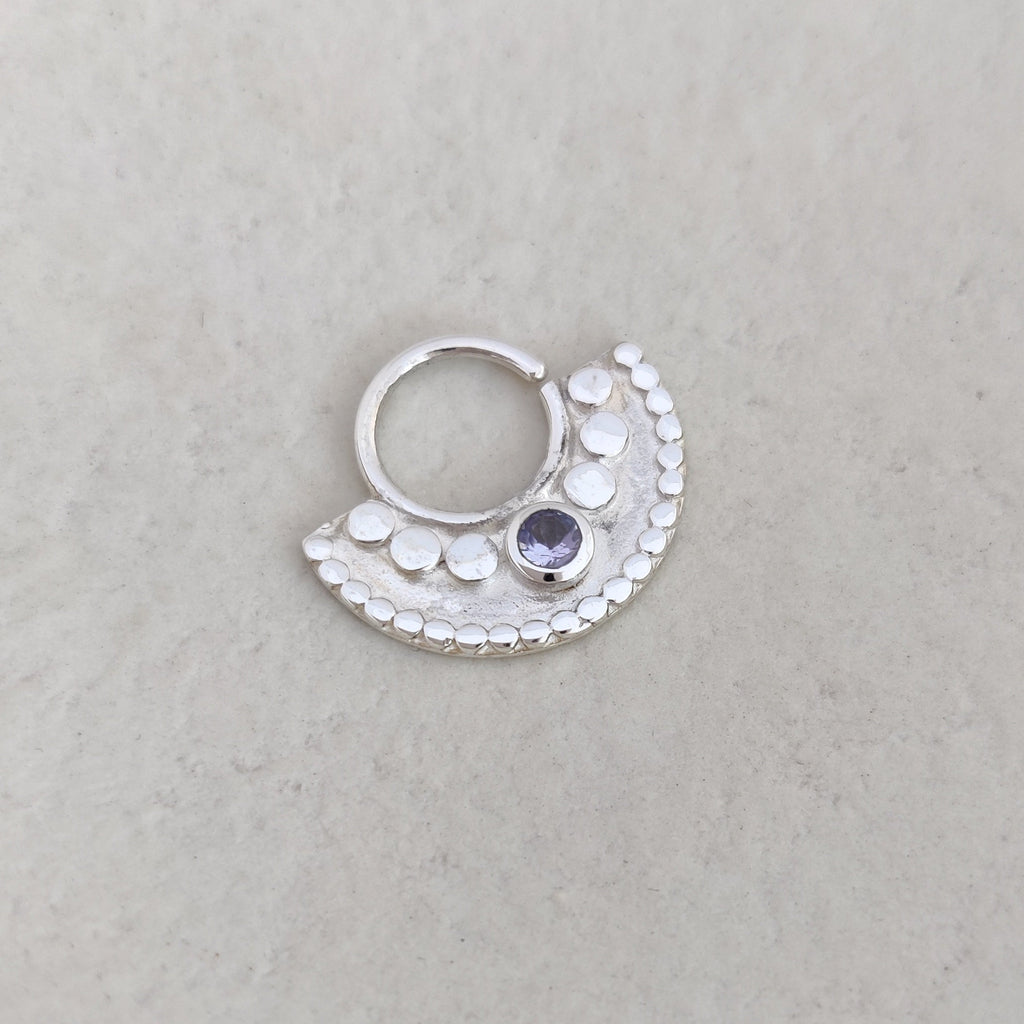 Large fan septum in silver with tanzanite gemstone
