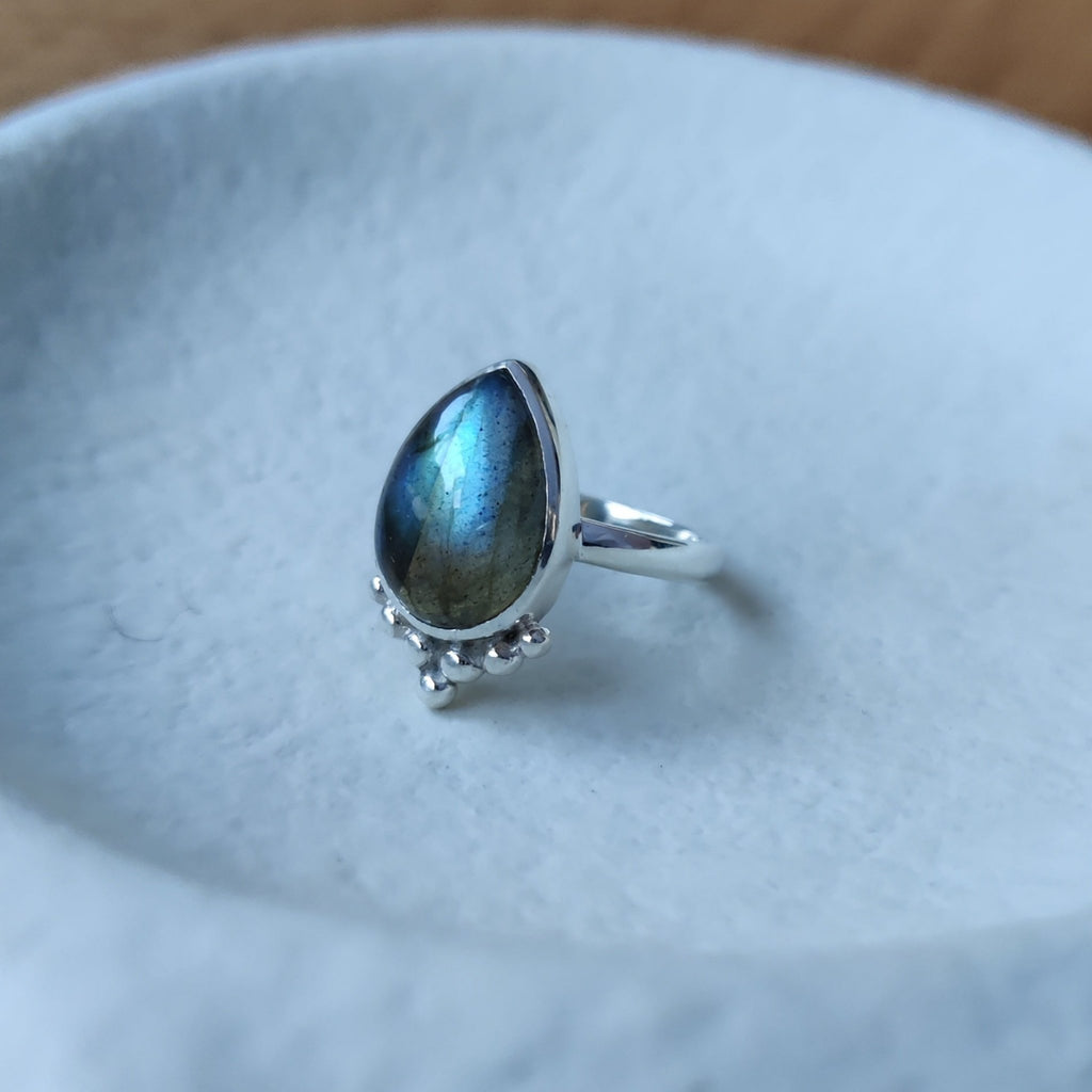 drop-shaped labradorite ring