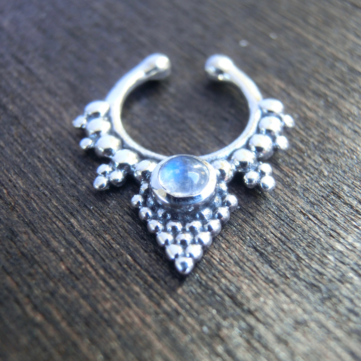 Pyramid Fake Septum Moonstone, Garnet or Peridot – Noomaad