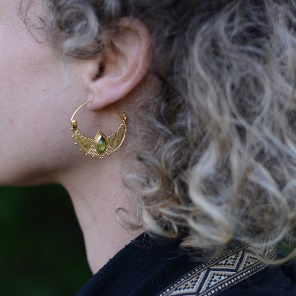 crescent earrings peridot brass 
