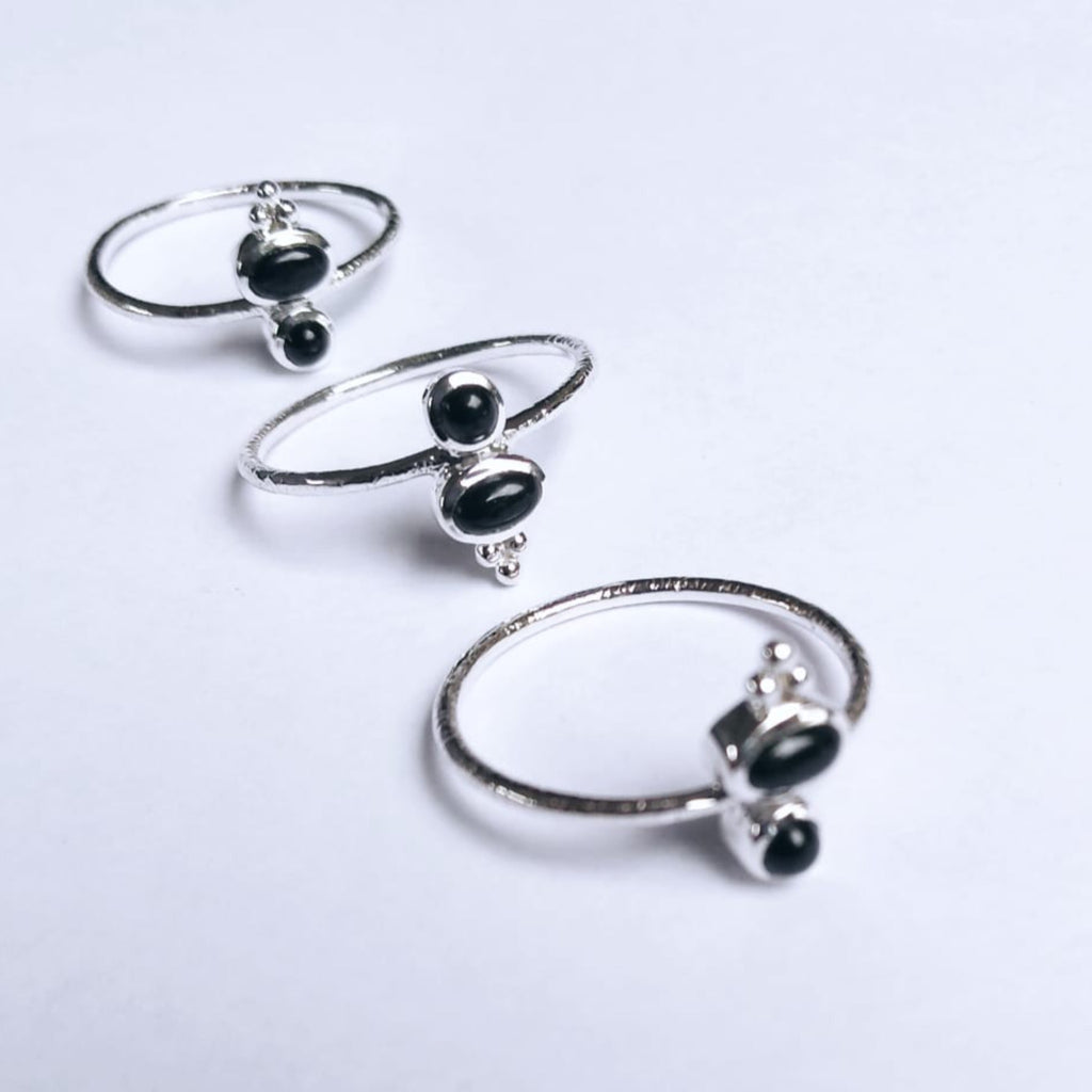 dainty black onyx silver ring noomaad