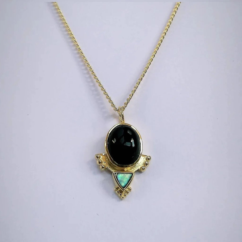 dainty onyx necklace noomaad