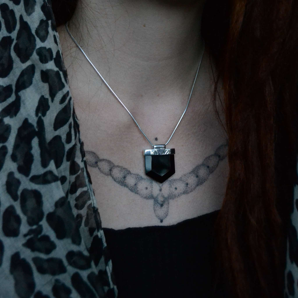 black crystal necklace silver noomaad