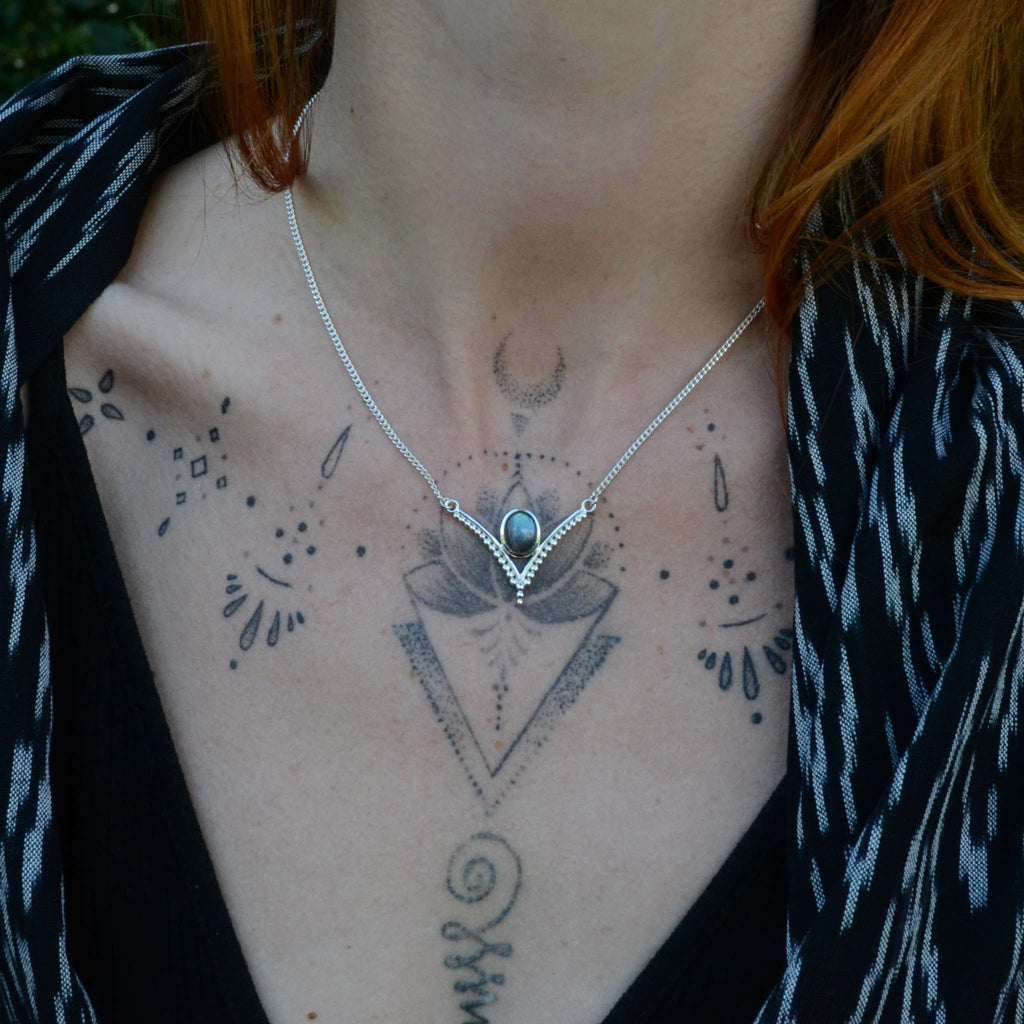 labradorite necklace silver woman