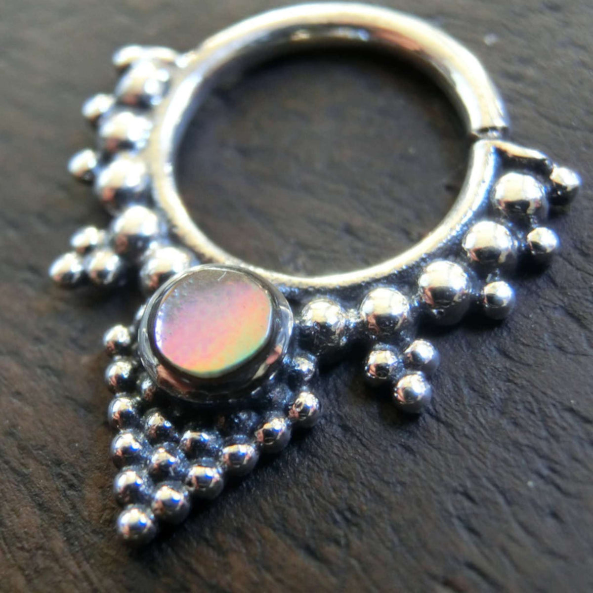 Pyramid Septum Silver with Abalone Shell – Noomaad
